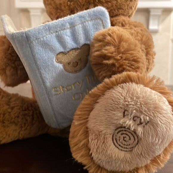 Baby Gund Storytime Cub Bear with Book Storytelling bear Excellent Condition 12” - Picture 3 of 7